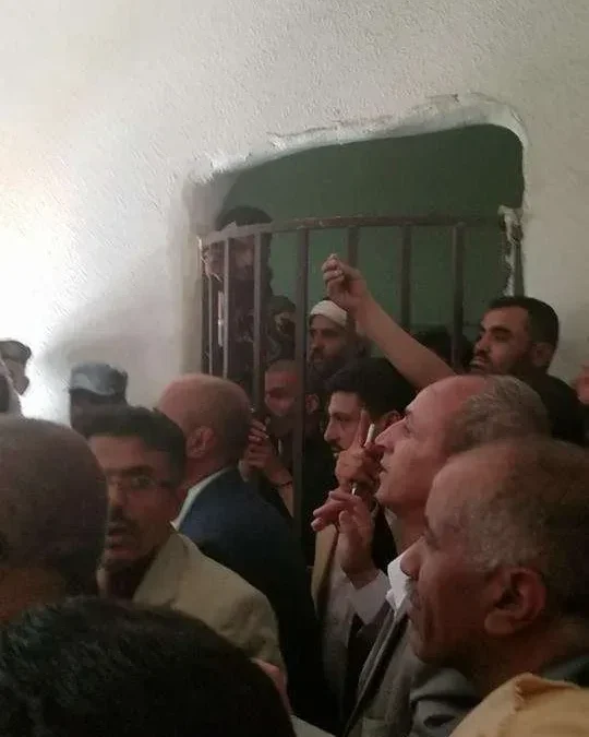 بالصور المحكمة تقرر حكم اعدام قاتل ومغتصب الطفلة رنا المطري