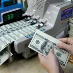 تحسن الريال امام الدولار من اسعار الصرف في السوق السوداء في اليمن