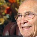 تجهيز جنازة عسكرية لـ خالد محي الدين