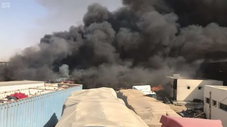 سبب حريق منفذ البطحاء صور وفيديو | alyemenalghad.news