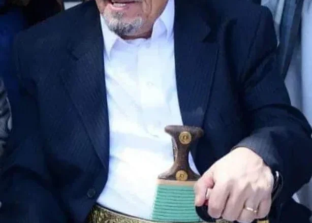 سبب وفاة الشيخ صادق الاحمر ومتى موعد جنازة صادق الأحمر من هو صادق الأحمر | alyemenalghad.news