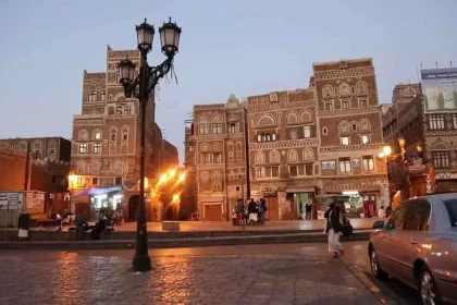 الأسواق اليمنية تكتظ بالمتسوقين قبل موعد رمضان 2018