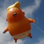 (ترامب الرضيع) يحلق في سماء لندن وسط مظاهرات شديدة