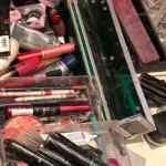 إتلاف 50 مستحضر تجميل منتهي الصلاحية في المدينة