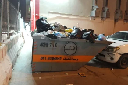 تراكم النفايات يهدد عزيزية الرياض بكارثة بيئية.. والأهالي يستغيثون