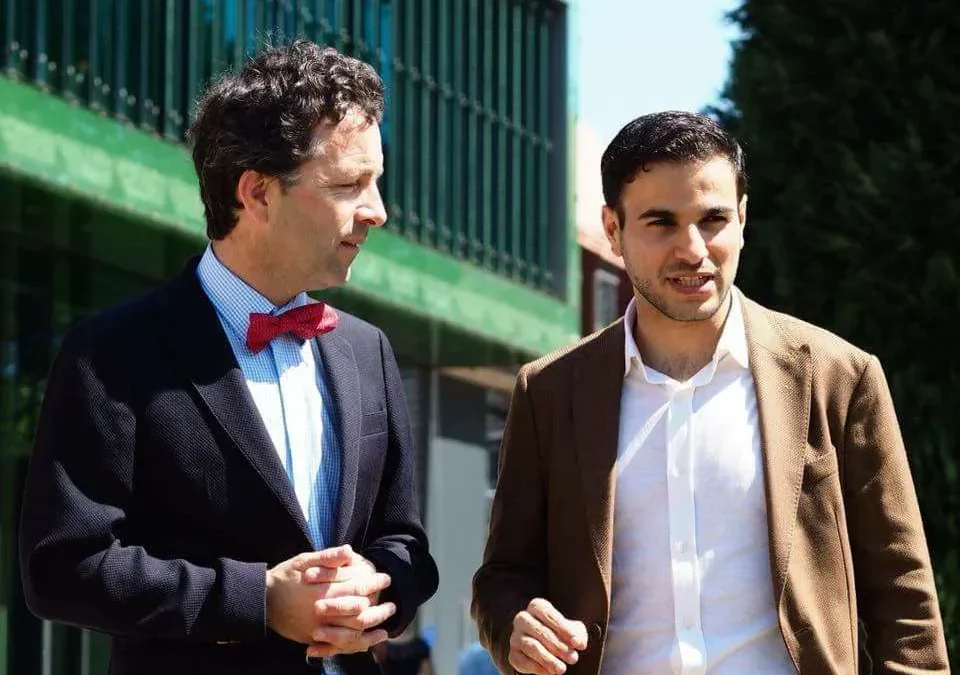 هاشم الغيلي شخصية يمنية ناجحة رغم الظروف ناشر العلوم الطبيعية