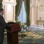 رئيس الوزراء الجديد معين عبد الملك يؤدي اليمين الدستوري أمام الرئيس هادي