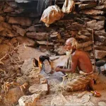 وفاة الشيخ صعالف من أبناء سقطرى عاش في إحدى كهوف الجزيرة