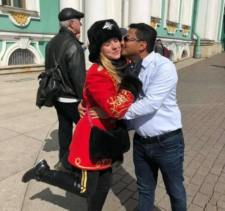 علي البخيتي ينشر صور مخلة بالأداب والتقاليد