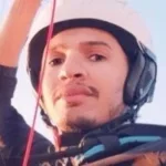 ما هي قصة الطيار الشراعي الذي توفي بسبب سوء الأحوال الجوية