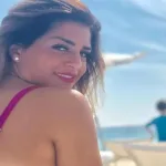 منه فضالي تظهر بشكل مفاجئ يثير الجدل