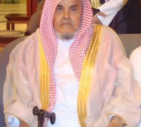 سبب وفاة الشيخ عبدالعزيز بن حسن ال الشيخ والد الشيخ حسين آل الشيخ امام المسجد النبوي | alyemenalghad.news
