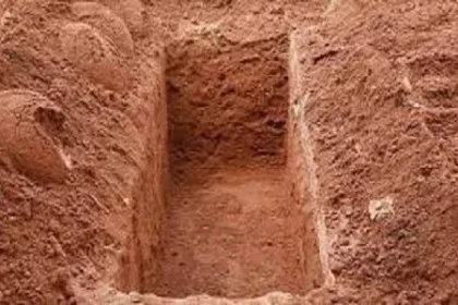 تفسير حلم دفن الميت مرة أخرى مع الصراخ بشدة