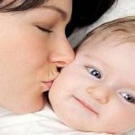 تفسير رؤية تقبيل طفلة صغيرة في المنام للمتزوجة