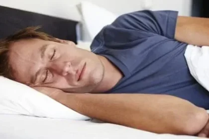 رؤية شخص ميت في الحلم وهو حي للرجل