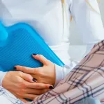 نزول قطرة دم في موعد الدورة ثم توقف هل اصلي