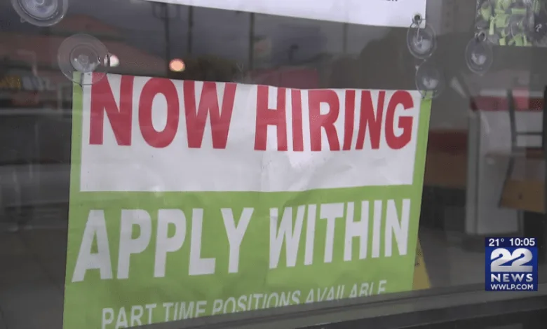 Small businesses continue to struggle finding employees during pandemic Small businesses continue to struggle finding employees during pandemic