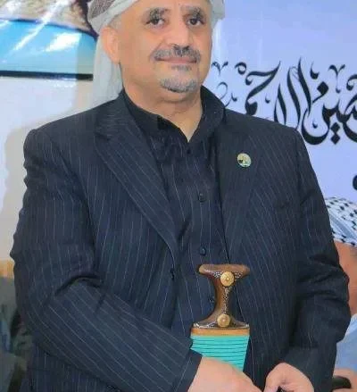 الشيخ حمير الأحمر زعيم قبيلة حاشد خلفاً لـ شقيقه الشيخ صادق الأحمر | alyemenalghad.news