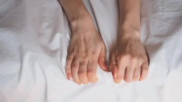 حكّ المنطقة الحميمة دليل شامل لفوائدها ومخاوفها ونصائح الاستمتاع بها مع زوجك حكّ المنطقة الحميمة دليل شامل لفوائدها ومخاوفها ونصائح الاستمتاع بها مع زوجك | alyemenalghad.news