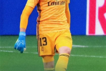 كم يبلغ طول كورتوا