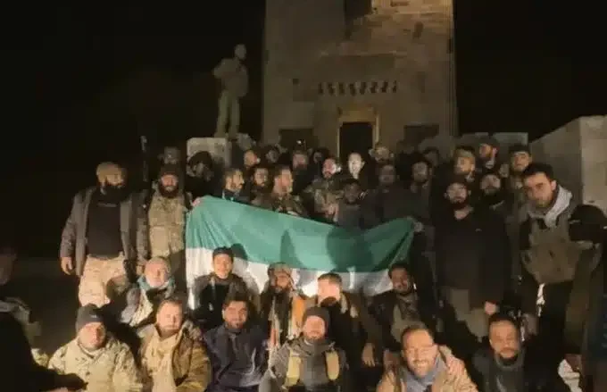 حلب تتحرر : هكذا تفاعل الكثيرون في متابعة أخر اخبار حلب سوريا اليوم السبت 30-11-2024 حلب تتحرر : هكذا تفاعل الكثيرون في متابعة أخر اخبار حلب سوريا اليوم السبت 30-11-2024 | alyemenalghad.news