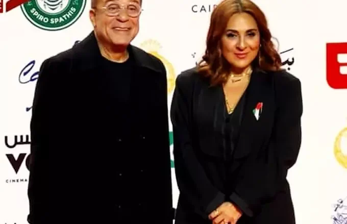 شريف منير ولورا عماد يثيران الجدل مجددًا على السجادة الحمراء بعد طلاقهما شريف منير ولورا عماد يثيران الجدل مجددًا على السجادة الحمراء بعد طلاقهما