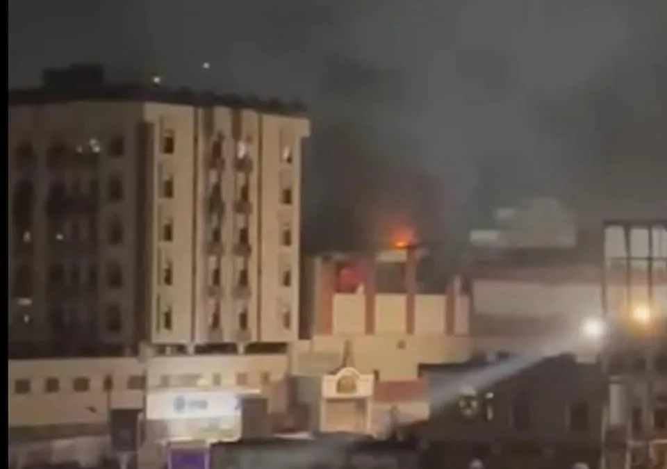 سبب حريق صالة ألعاب المركز الليبي بصنعاء مشاهدة فيديو من الداخل