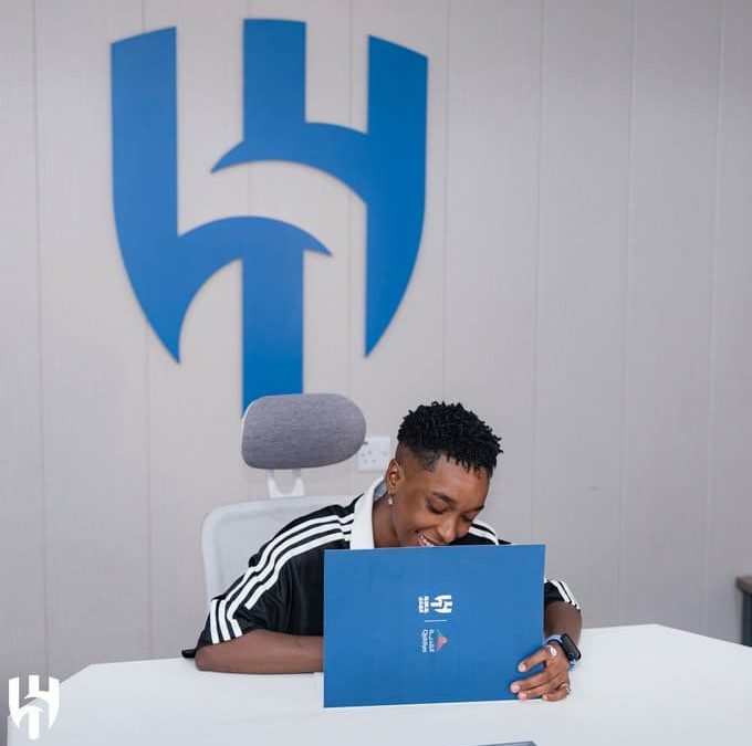 البندري مبارك تنضم