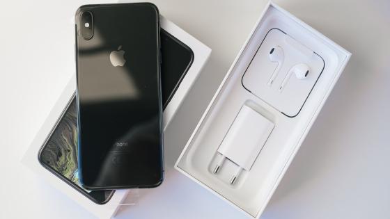 سعر آيفون xs max  في السعودية